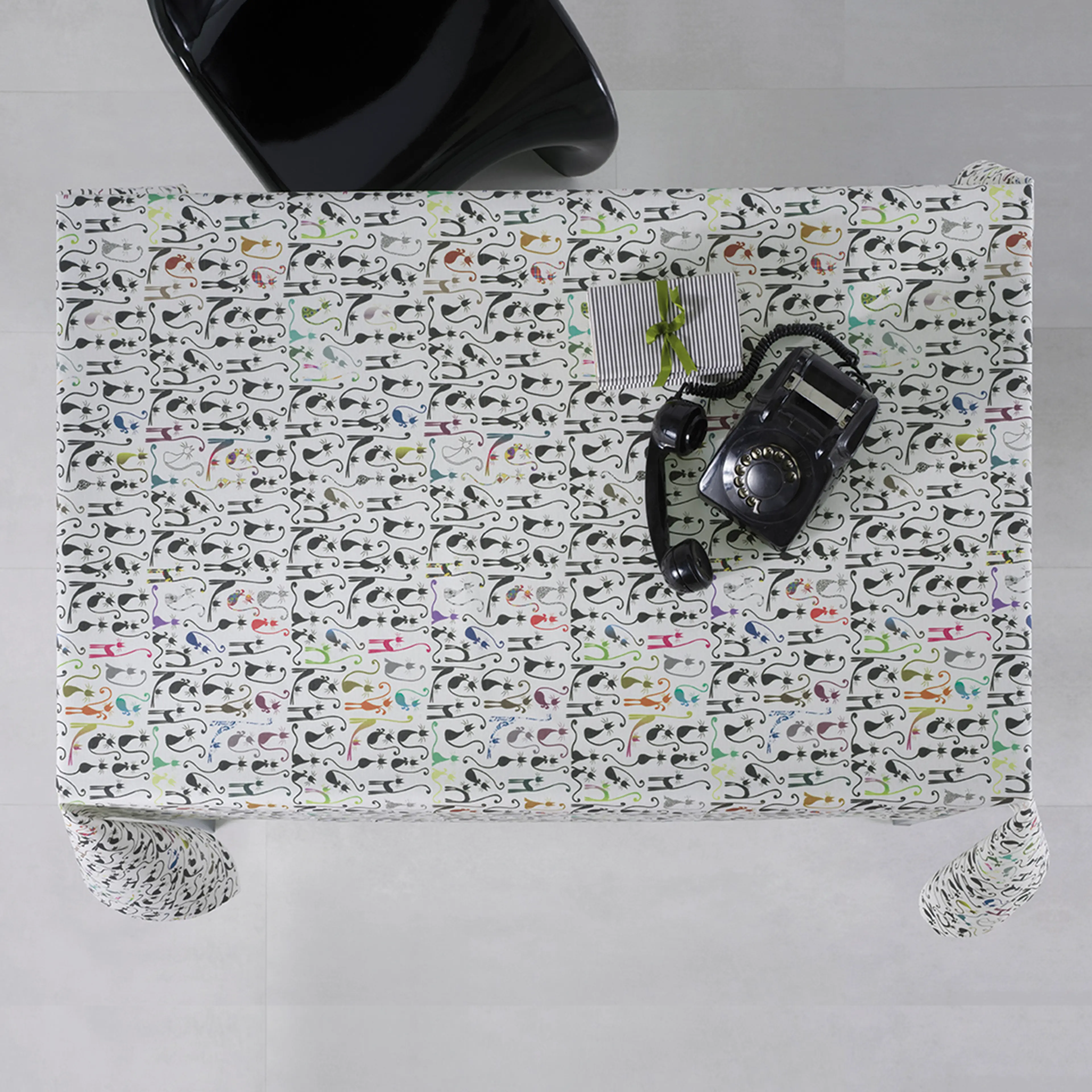MANTEL ANTIMANCHAS TEXTIL CATS ROLL